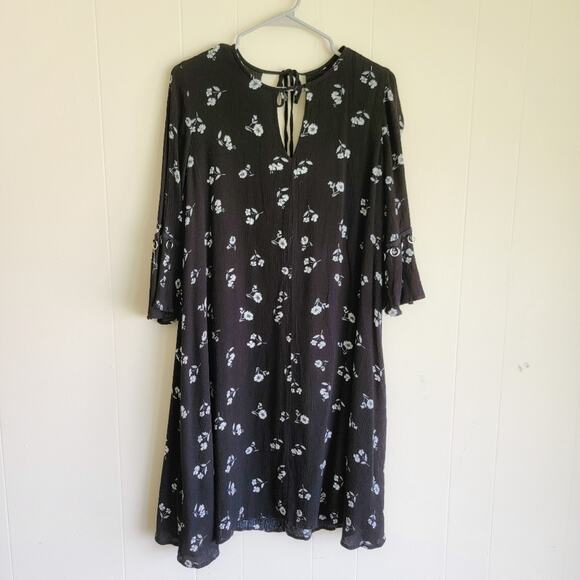 Glamorous Black and Blue Bell Sleeve Sundress - Picture 1 of 4